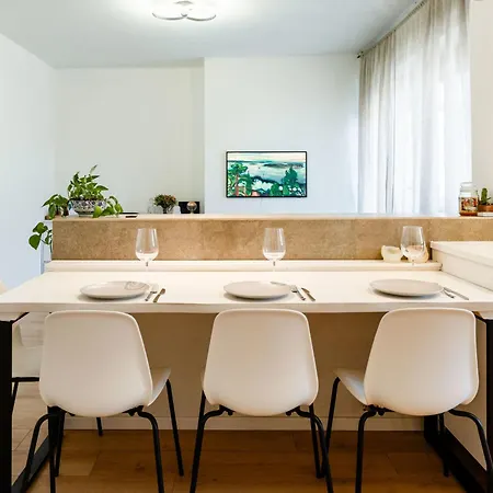 شقة Seaview- Modern By Interhome